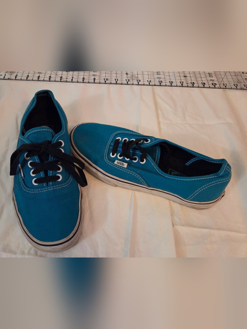 Vans Kids Low-Top Canvas Sneakers in Teal